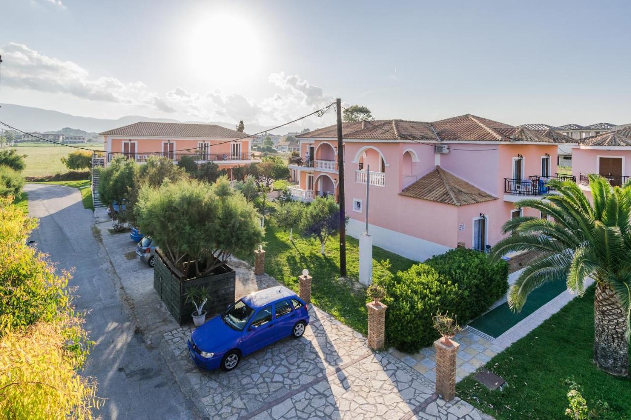 Costas Hotel Kalamákion エクステリア 写真
