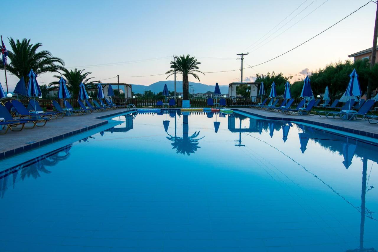 Costas Hotel Kalamákion エクステリア 写真