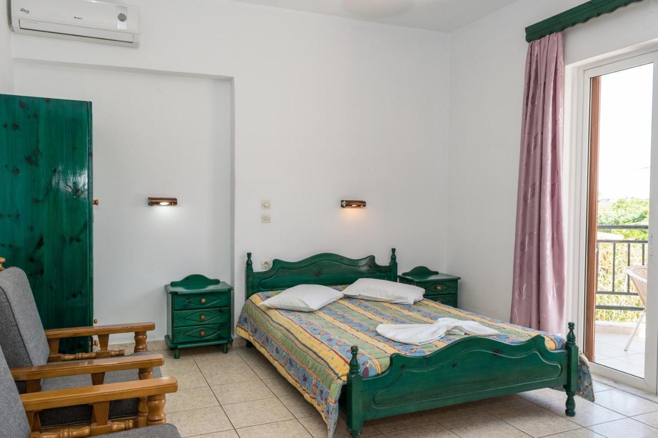 Costas Hotel Kalamákion エクステリア 写真