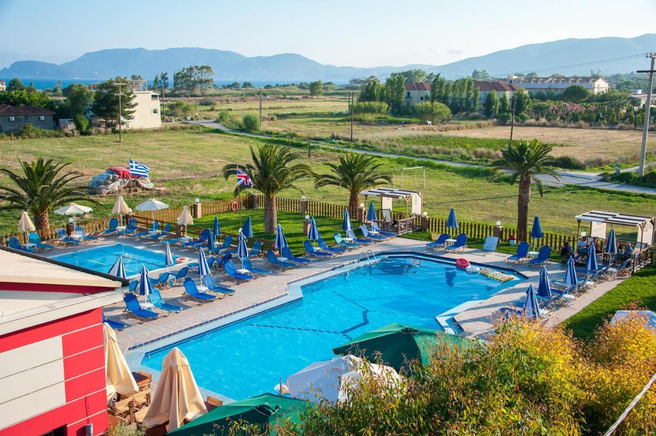 Costas Hotel Kalamákion エクステリア 写真