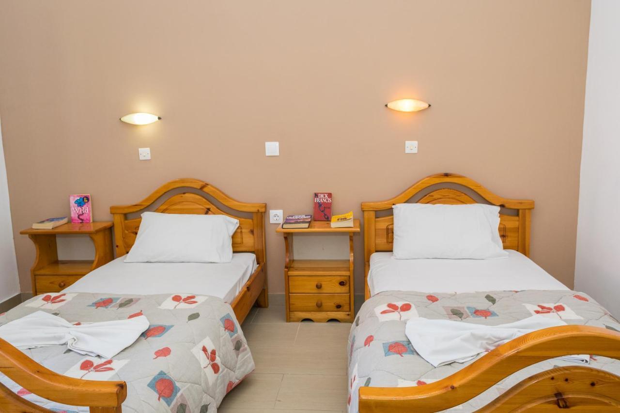 Costas Hotel Kalamákion エクステリア 写真