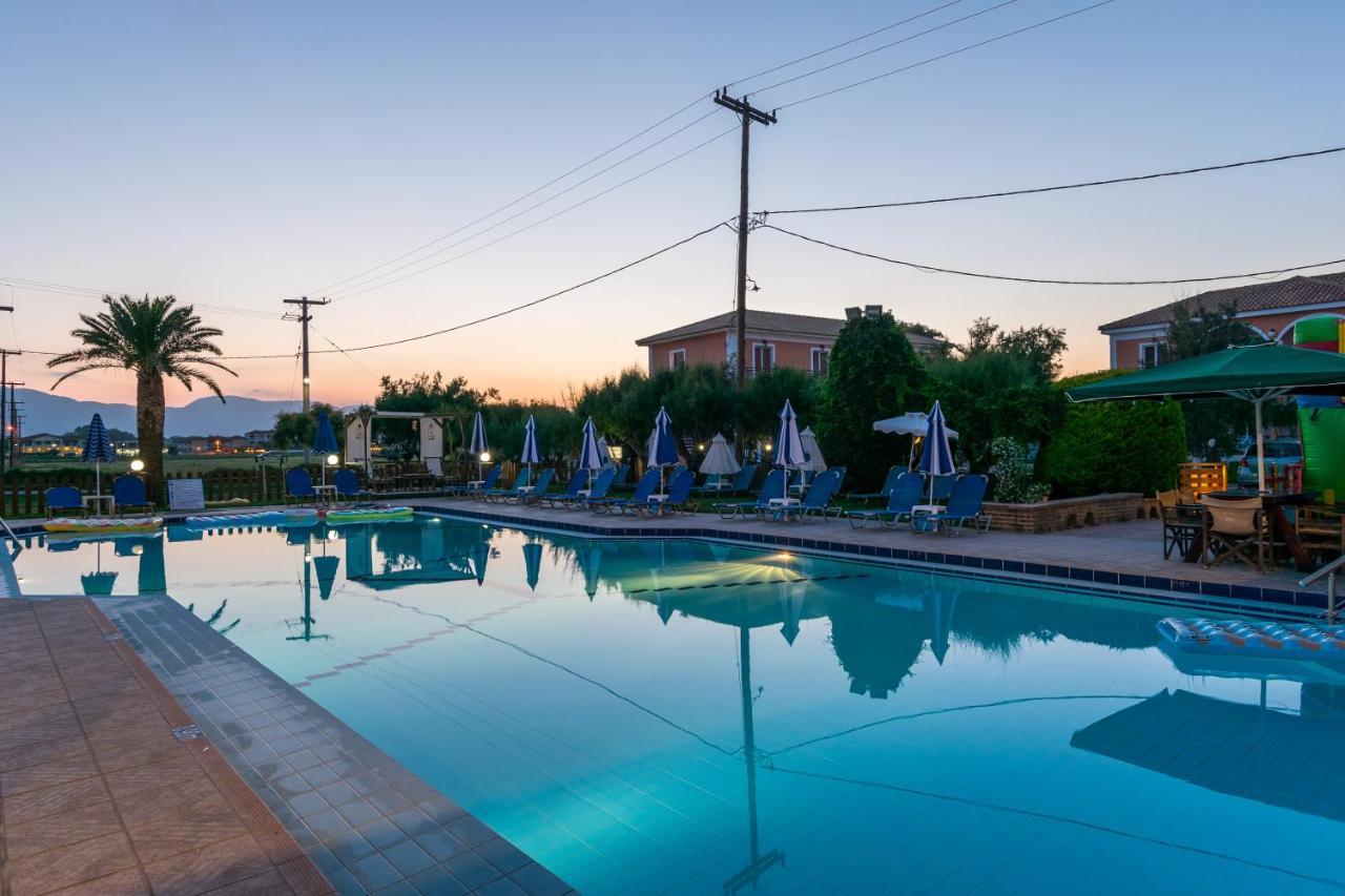 Costas Hotel Kalamákion エクステリア 写真