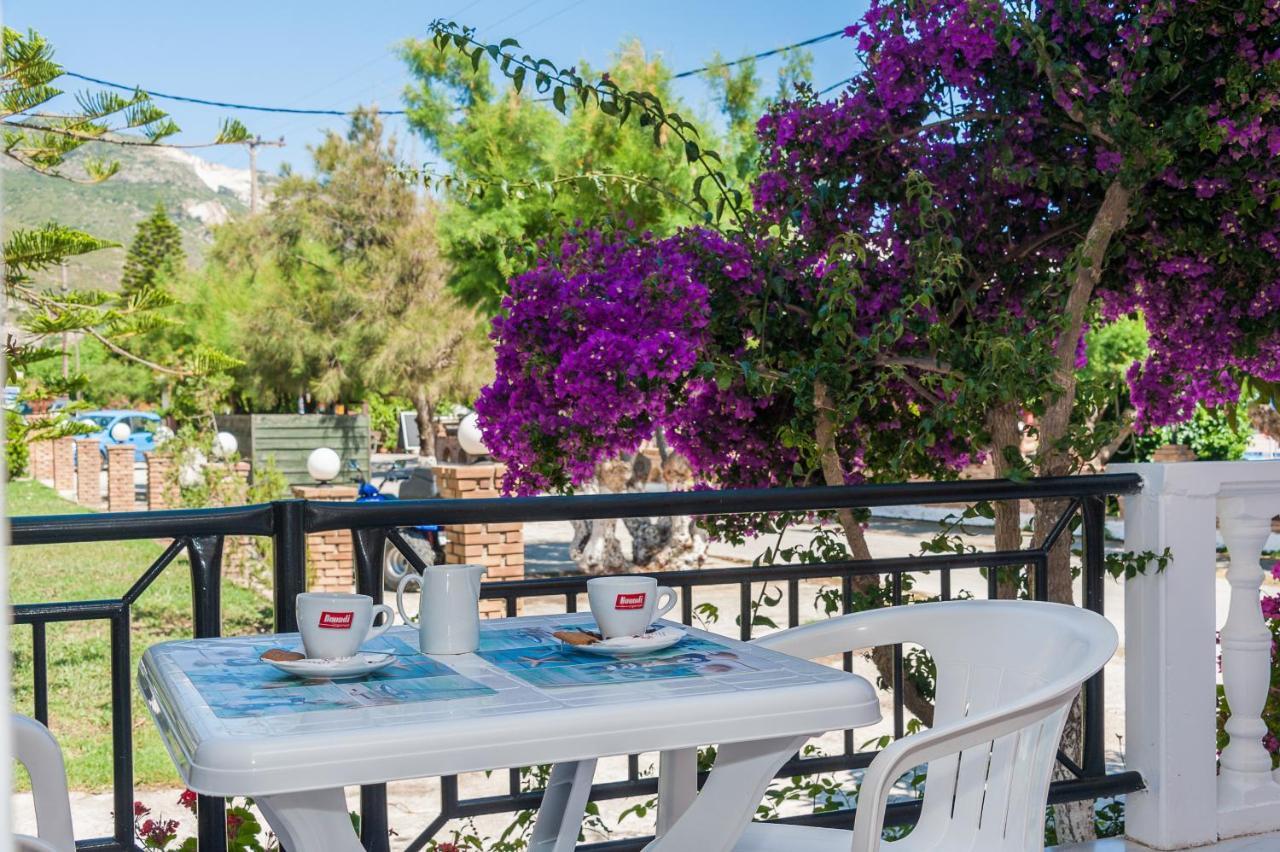 Costas Hotel Kalamákion エクステリア 写真