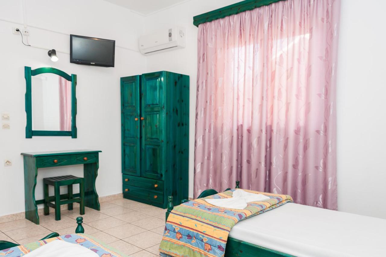 Costas Hotel Kalamákion エクステリア 写真